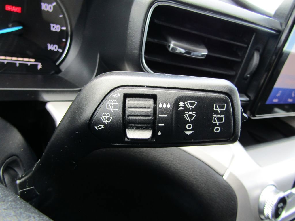 Used 2022 Ford Explorer XLT w/ Equipment Group 202A AWD/4WD image 36