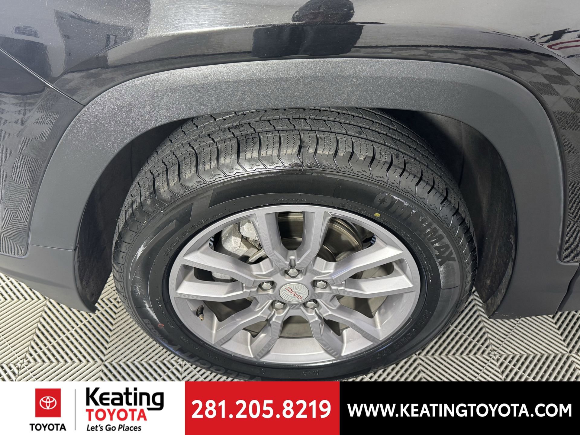 Used 2024 GMC Terrain SLT image 29