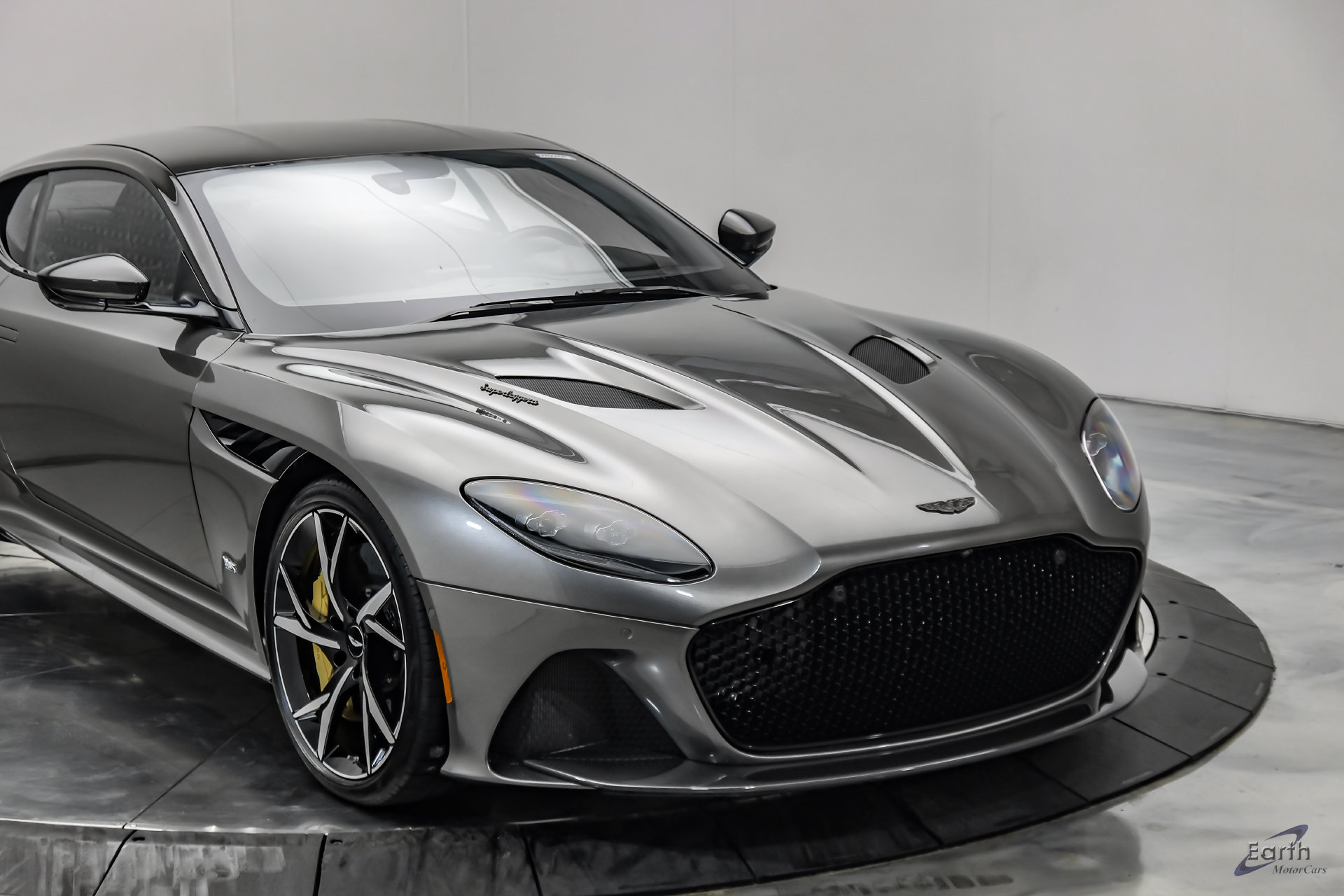 Used 2019 Aston Martin DBS Superleggera RWD image 29