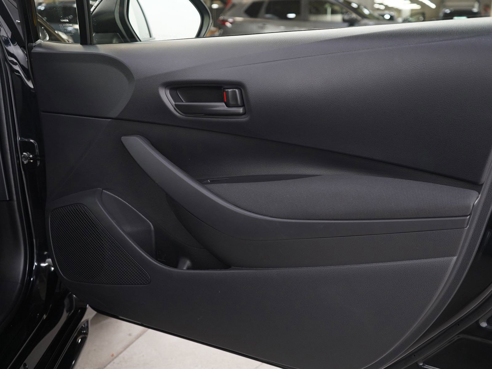 Used 2025 Toyota Corolla LE image 9