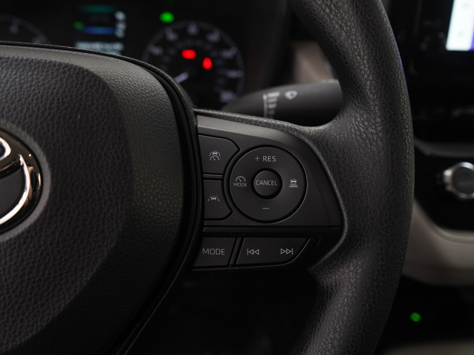 Used 2025 Toyota Corolla LE image 23