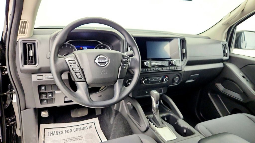 Used 2025 Nissan Frontier S AWD/4WD image 11