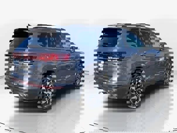 Used 2024 Volkswagen Atlas SE image 3