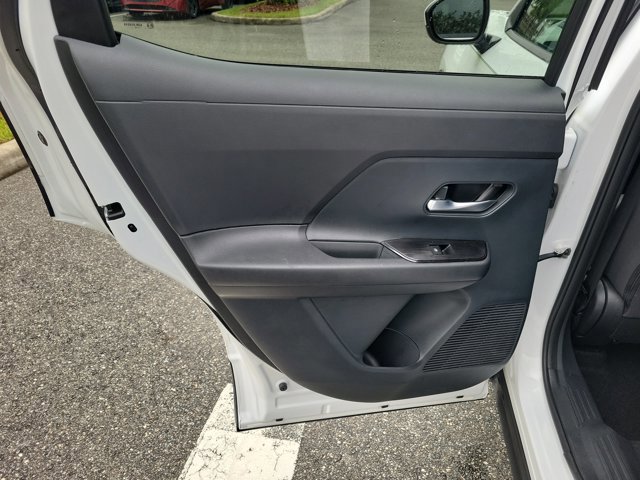 Used 2025 Nissan Kicks SV FWD image 13