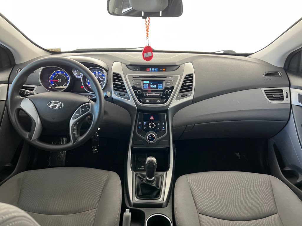 Used 2015 Hyundai Elantra SE FWD image 14