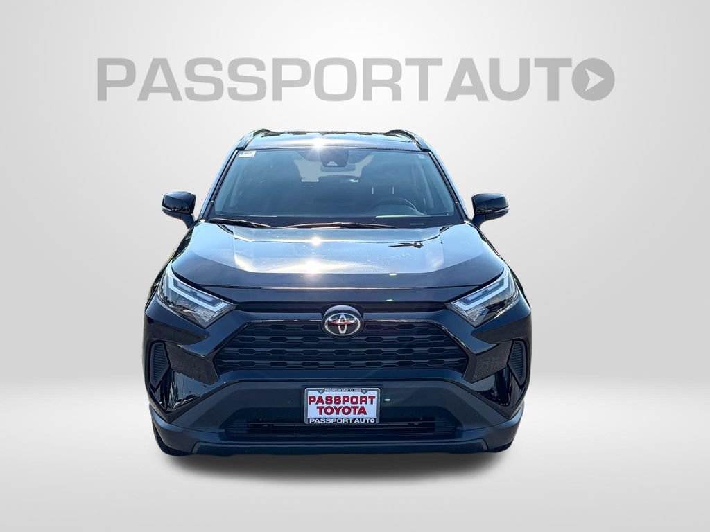 Used 2025 Toyota RAV4 XLE AWD/4WD image 12