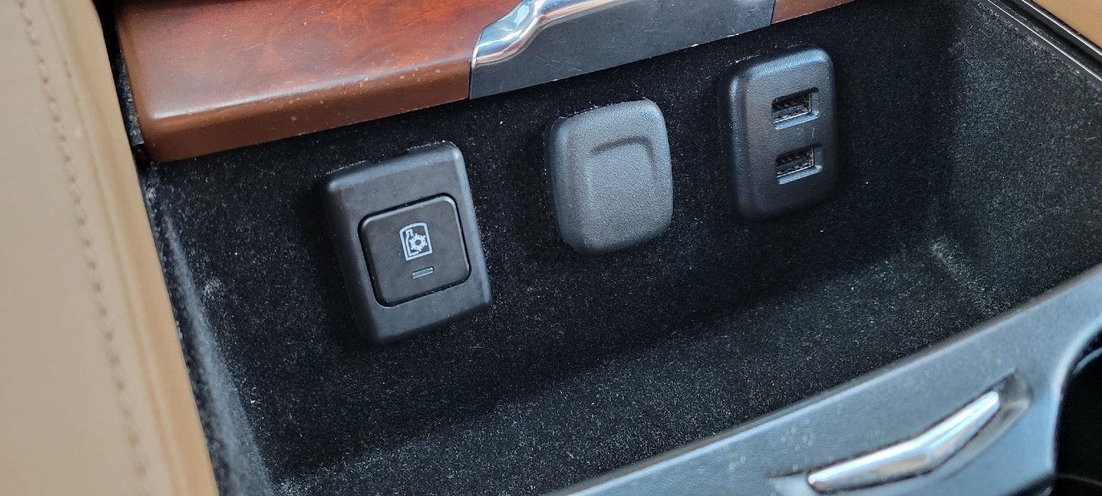 Used 2017 Cadillac Escalade ESV Platinum image 24