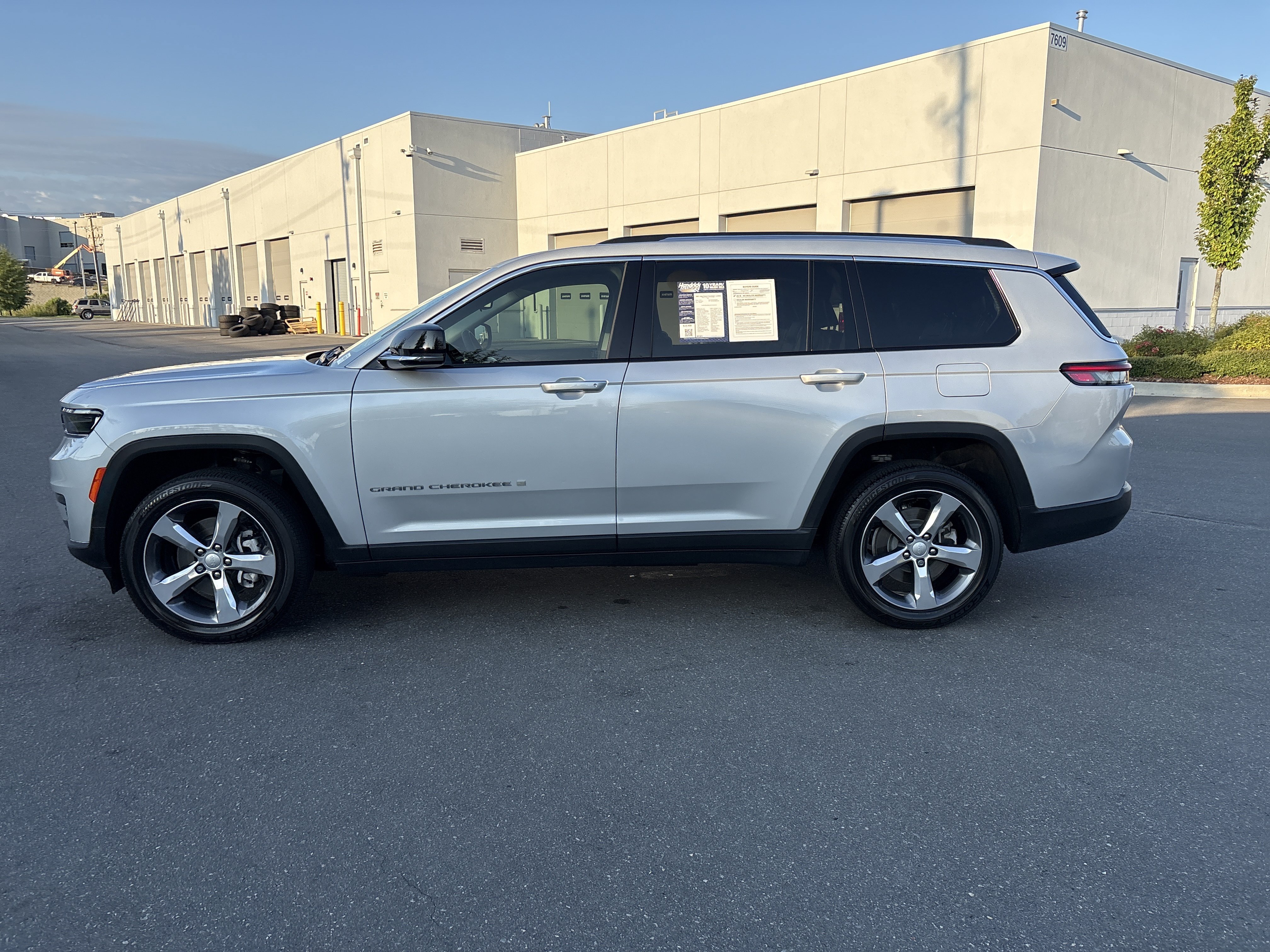 Used 2021 Jeep Grand Cherokee L Limited AWD/4WD image 6