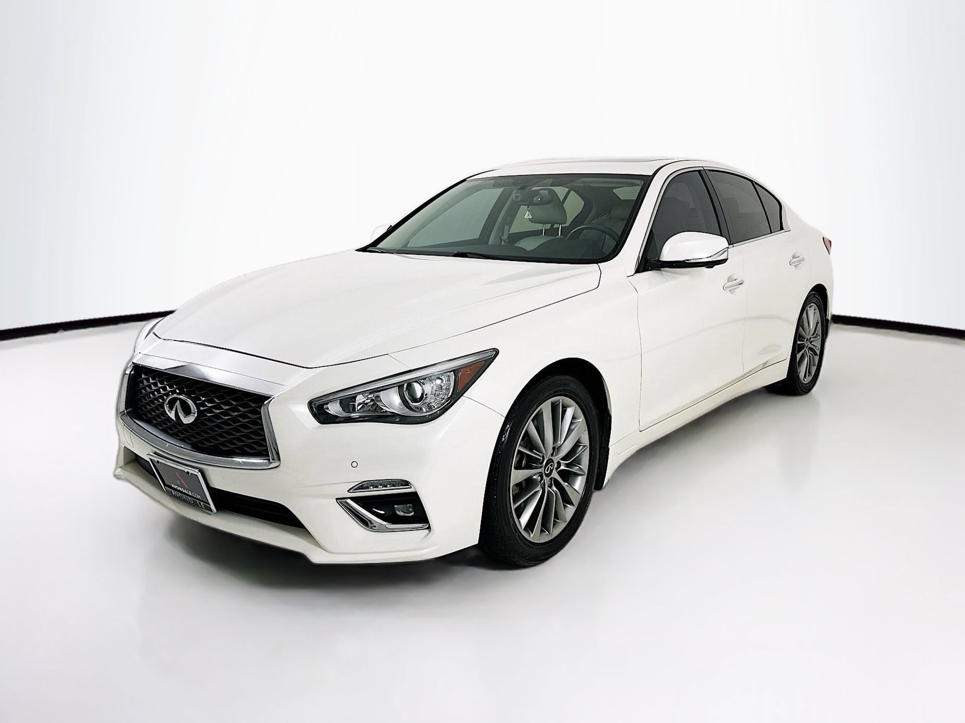 Used 2022 INFINITI Q50 Luxe w/ Cargo Package RWD image 3