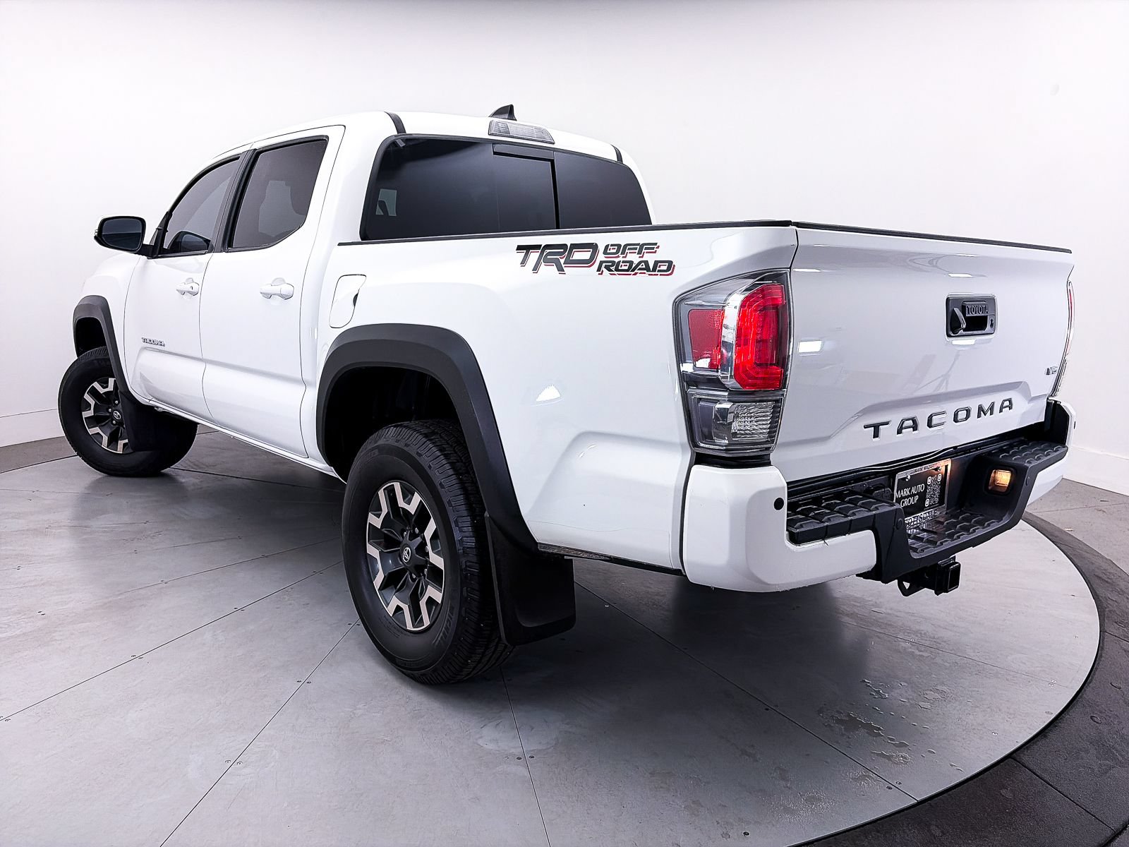 Used 2021 Toyota Tacoma TRD Off-Road w/ Technology Package RWD image 3