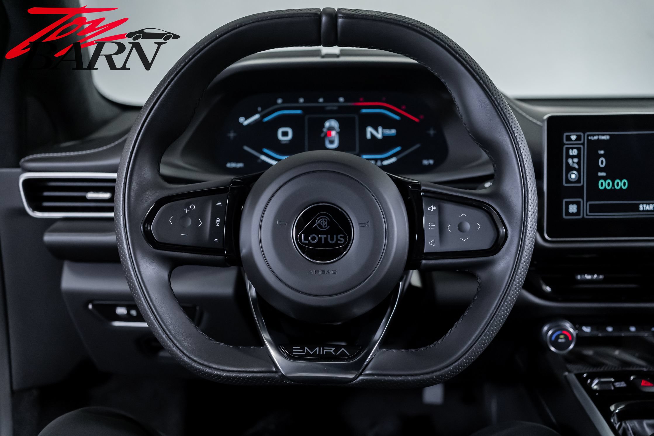 Used 2025 Lotus Emira RWD image 28