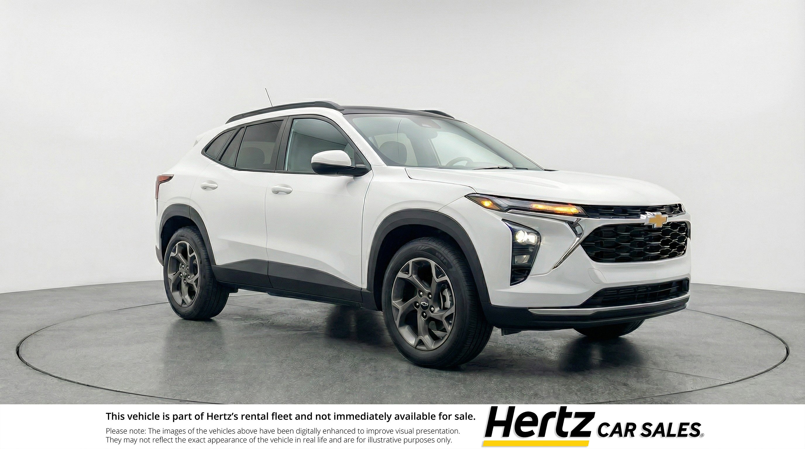 Used 2025 Chevrolet Trax LT image 1