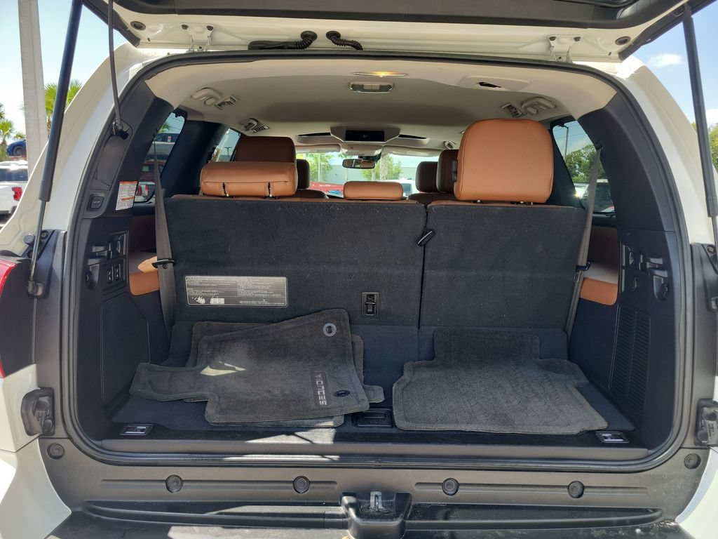 Used 2018 Toyota Sequoia Platinum AWD/4WD image 29