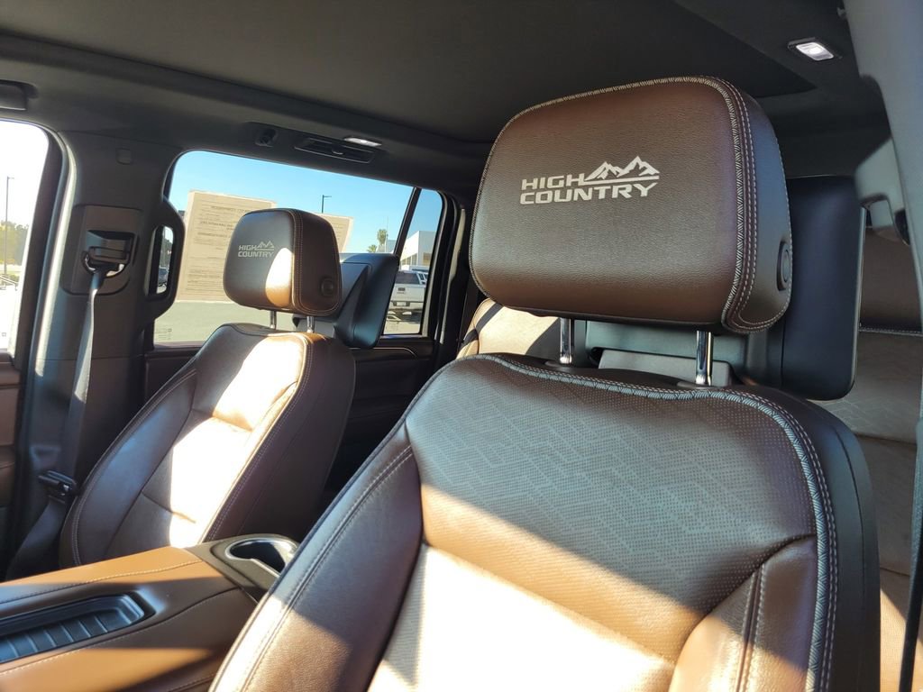 Used 2021 Chevrolet Suburban High Country w/ Premium Package image 18