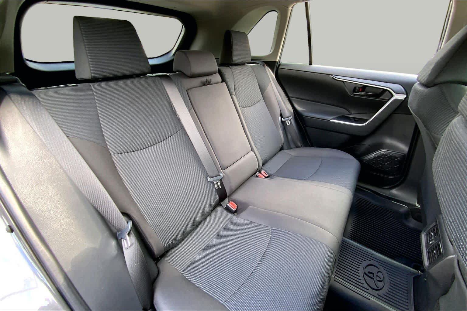 Used 2024 Toyota RAV4 LE FWD image 19