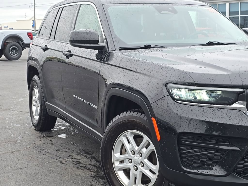 Used 2024 Jeep Grand Cherokee Laredo AWD/4WD image 67