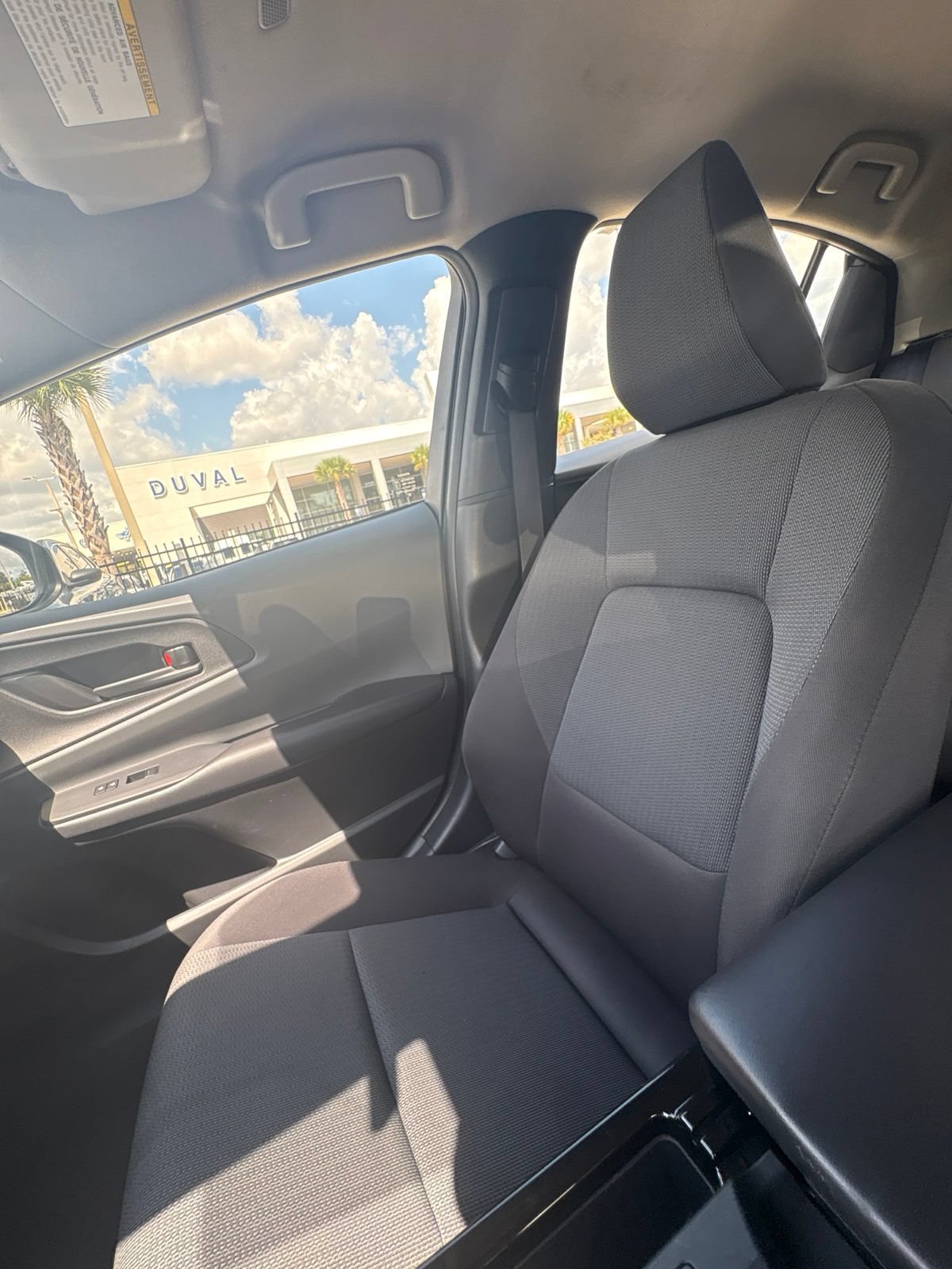 Used 2024 Toyota Prius LE FWD image 28