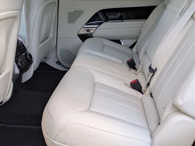 New 2026 Land Rover Range Rover Long Wheelbase SE AWD/4WD image 17