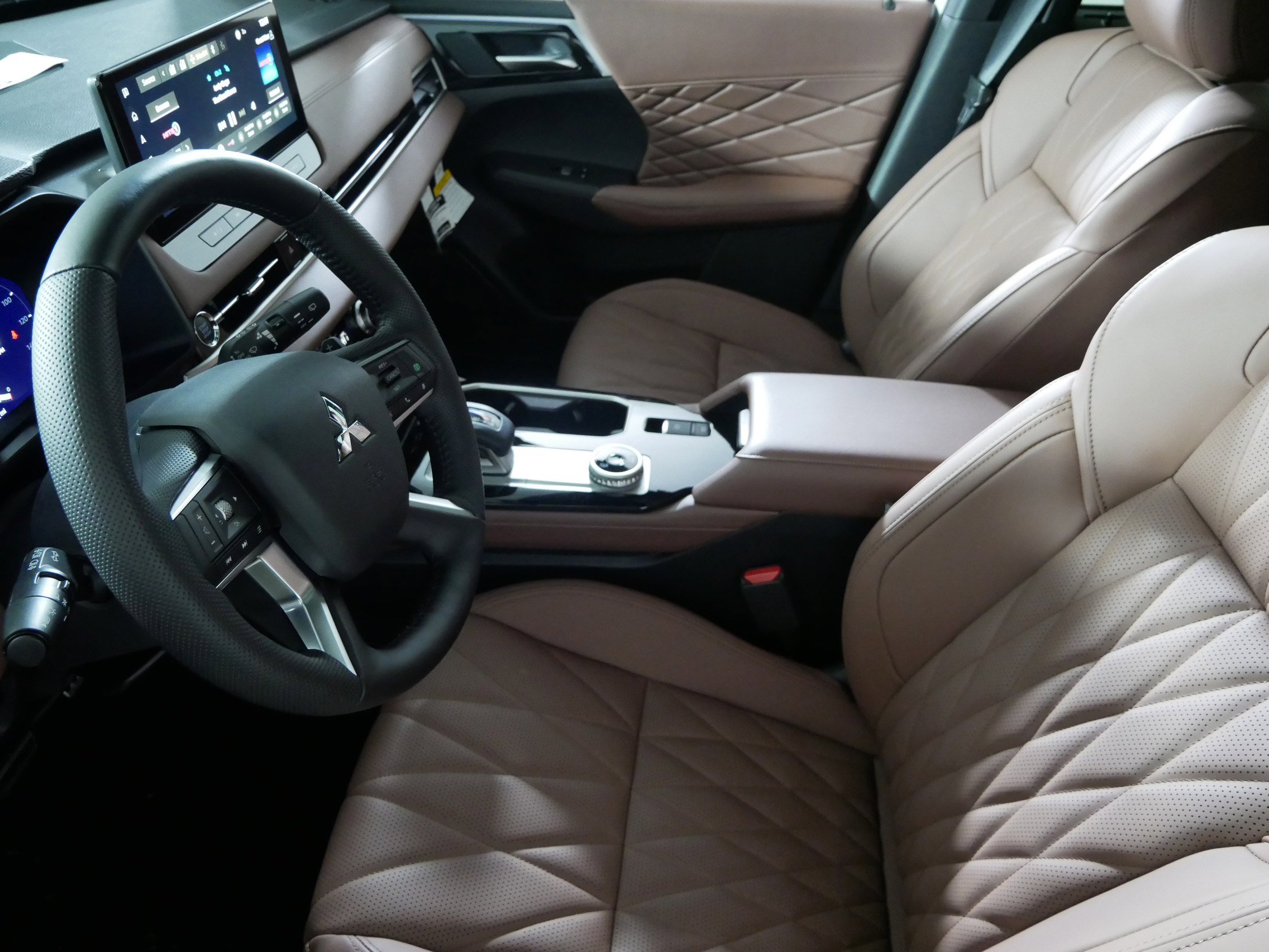 New 2025 Mitsubishi Outlander SEL image 4