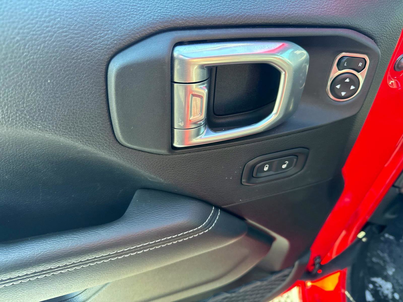 Used 2023 Jeep Wrangler Unlimited Sahara w/ Cold Weather Group image 10