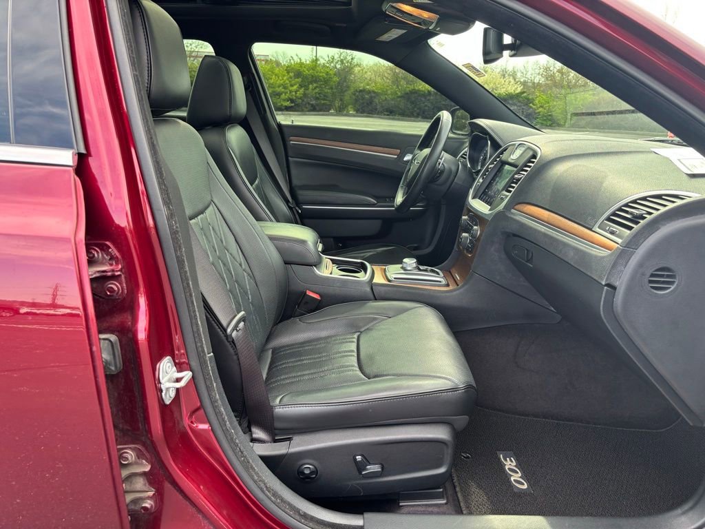 Used 2017 Chrysler 300 C Platinum w/ Safetytec Plus Group RWD image 21