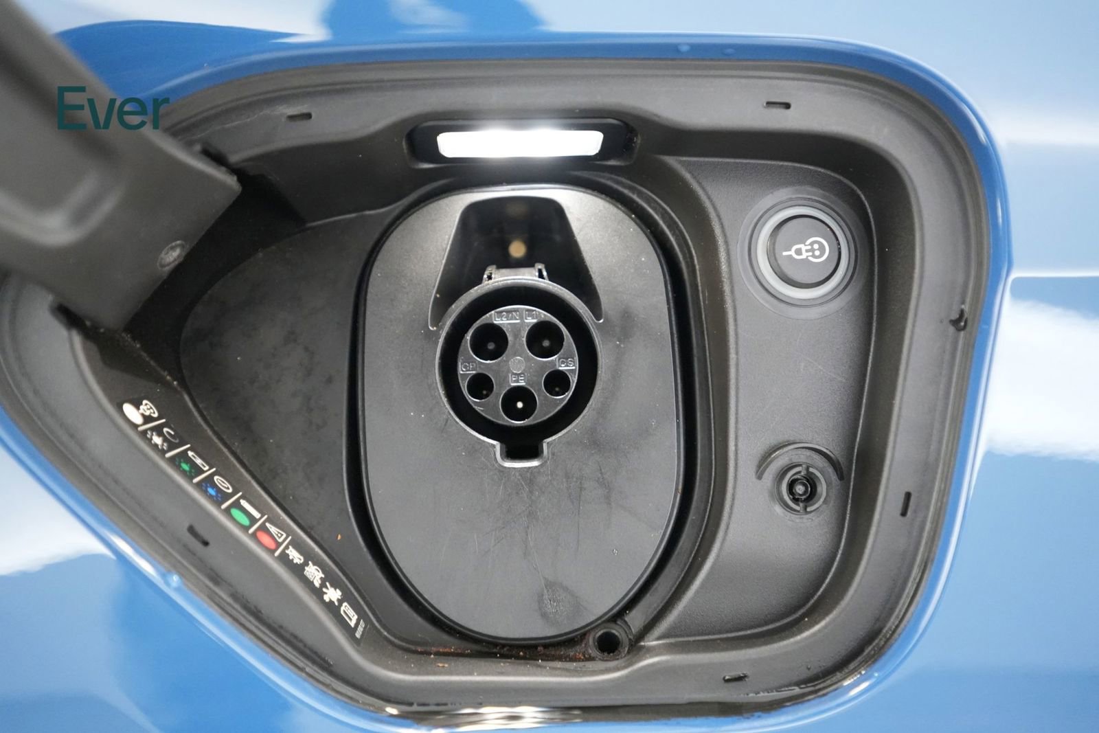 Used 2023 Porsche Taycan Base w/ Premium Package image 26