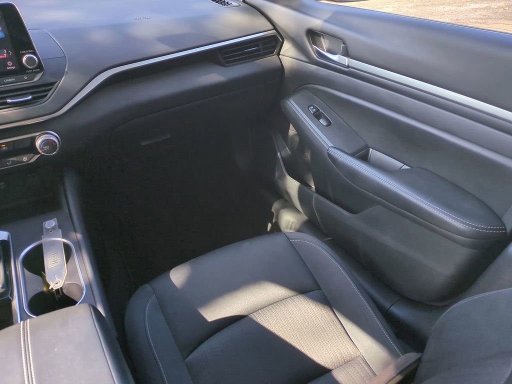 Used 2022 Nissan Altima 2.5 SV image 16