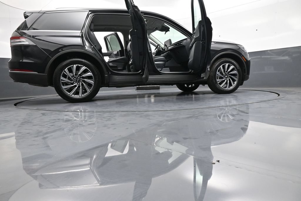 Used 2026 Lincoln Aviator AWD image 52