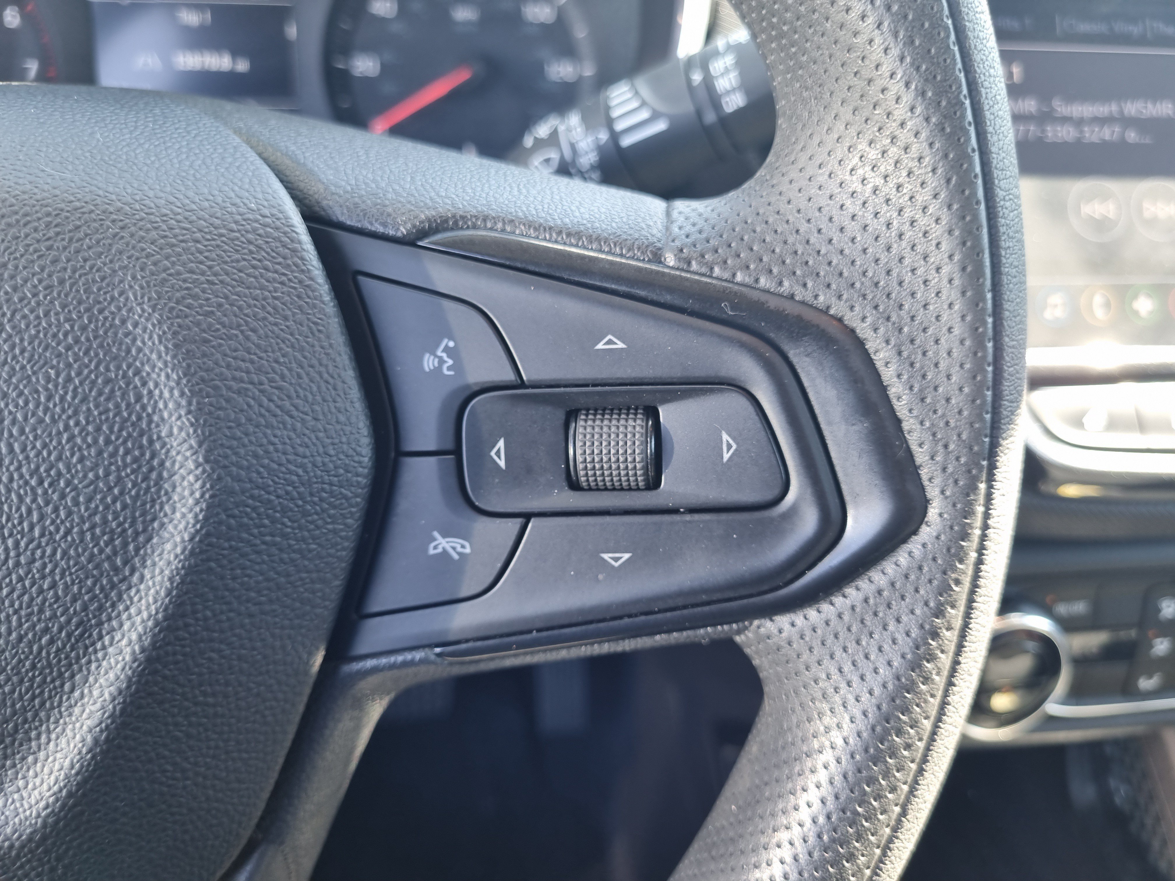 Used 2023 Chevrolet TrailBlazer LT w/ Convenience Package FWD image 26