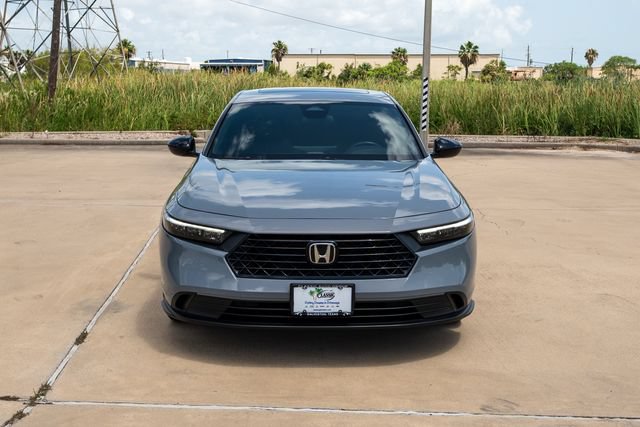 Used 2025 Honda Accord Sport image 2