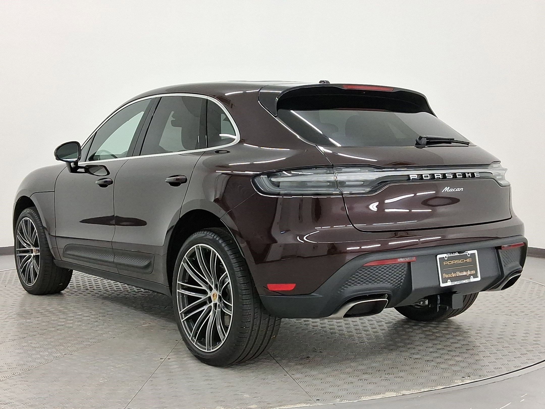 Used 2026 Porsche Macan image 3