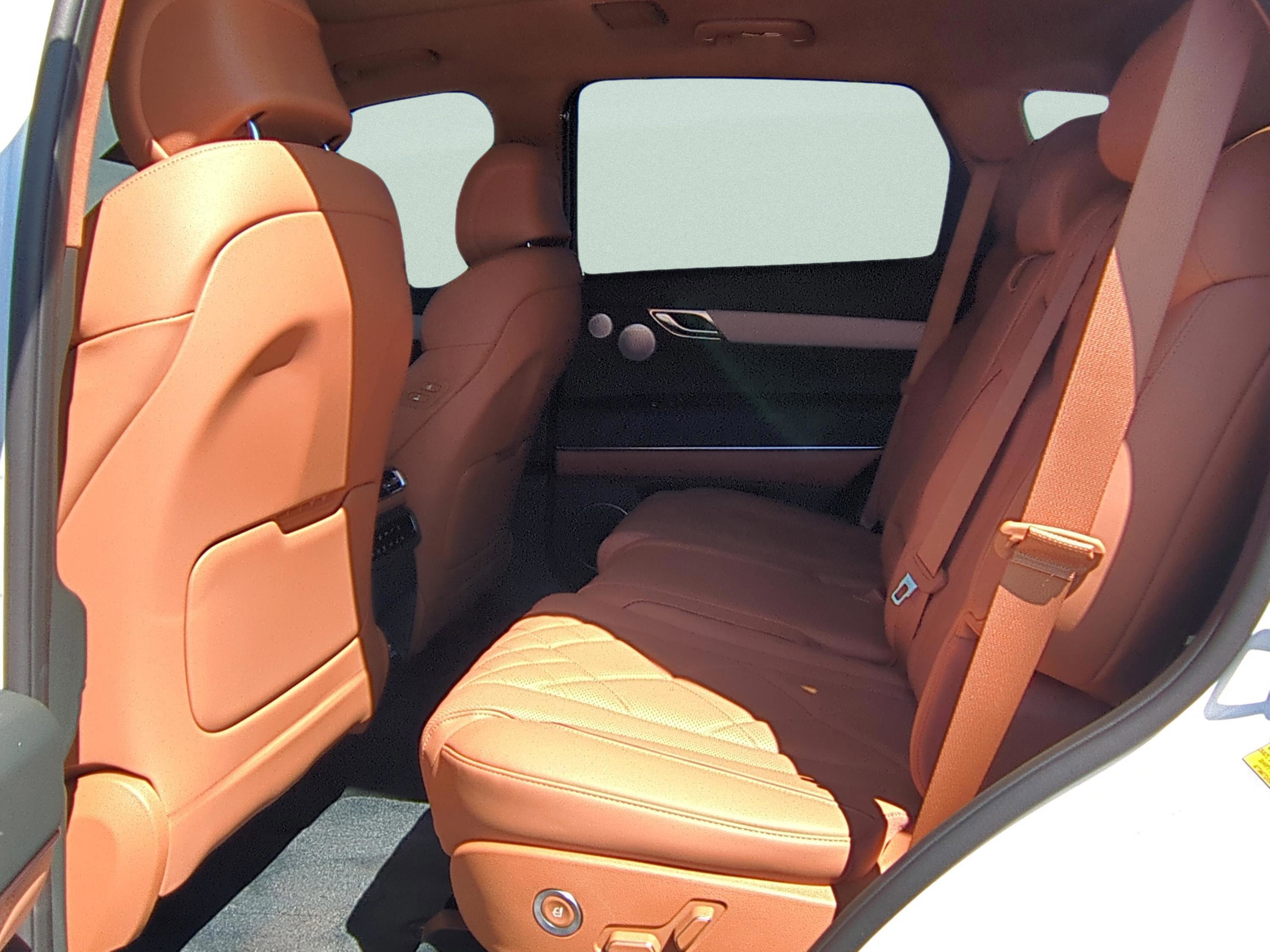 Used 2025 Genesis GV80 3.5T Prestige image 28