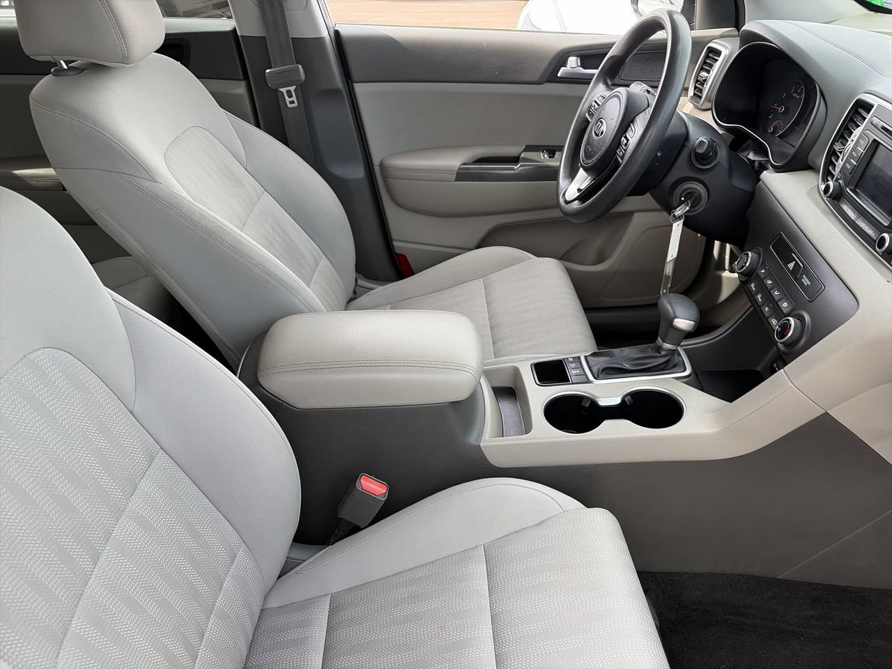 Used 2017 Kia Sportage LX AWD/4WD image 11