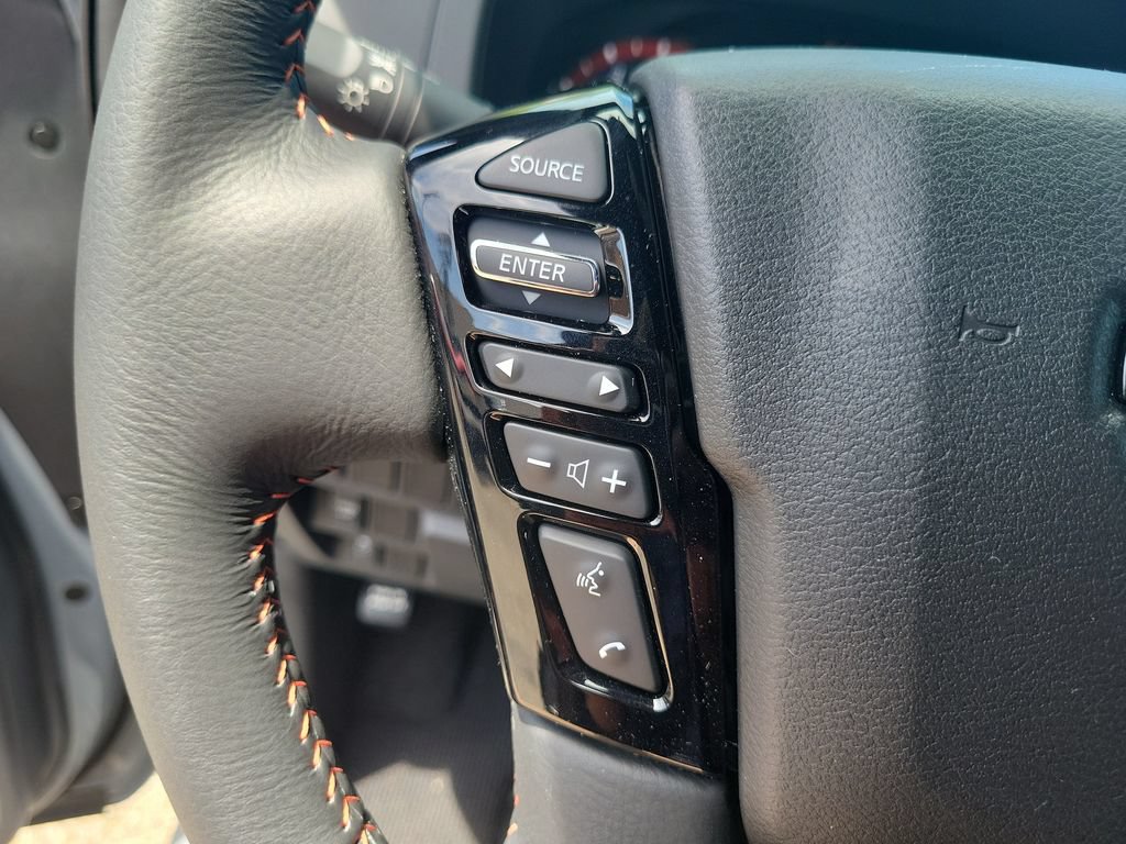 Used 2025 Nissan Frontier Pro-X RWD image 12
