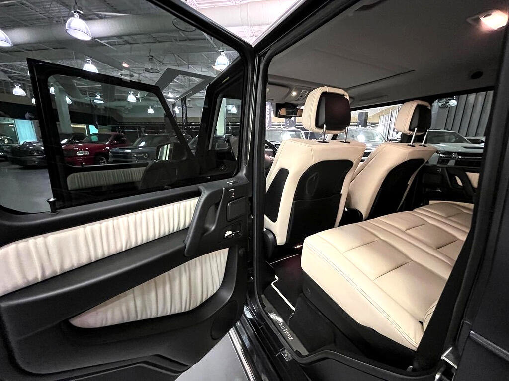 Used 2015 Mercedes-Benz G 550 image 12