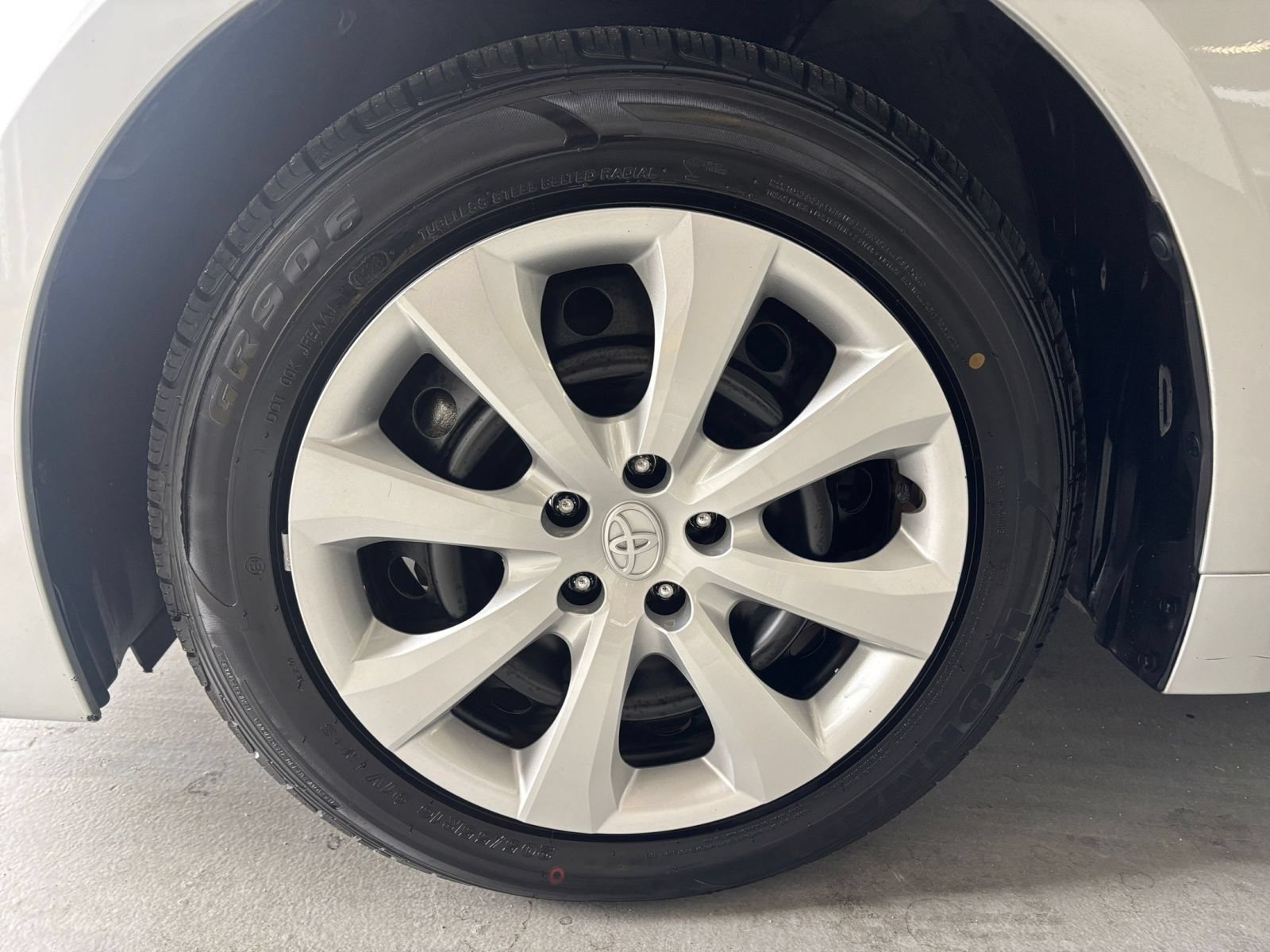 Used 2025 Toyota Corolla LE FWD image 28