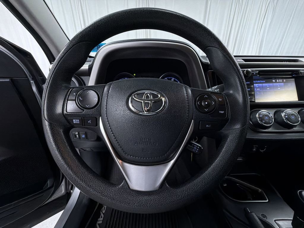 Used 2018 Toyota RAV4 LE w/ Carpet Mat Package image 23