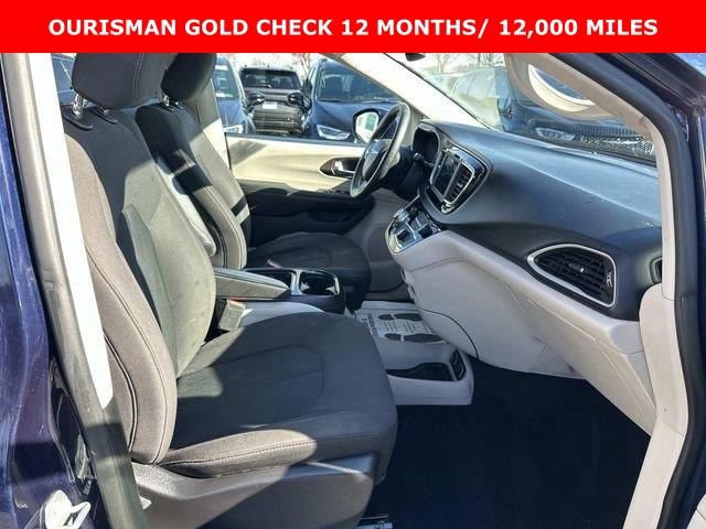 Used 2019 Chrysler Pacifica Touring Plus image 9