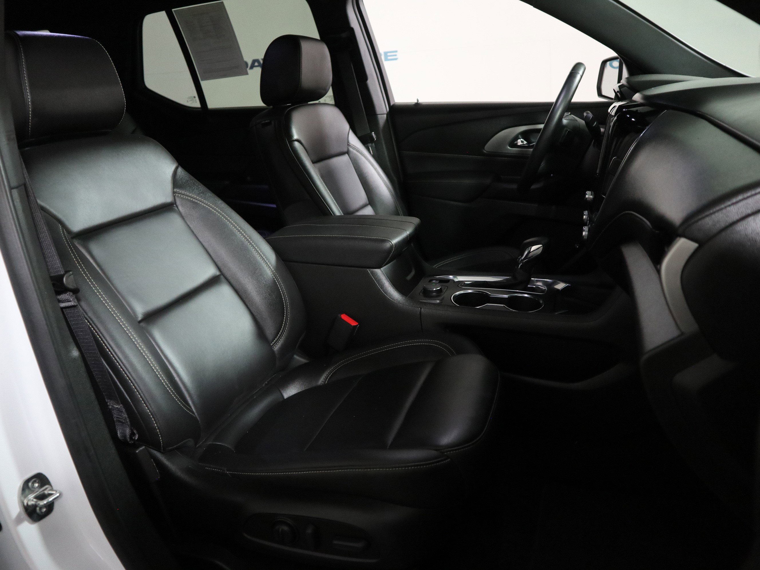 Used 2023 Chevrolet Traverse LT FWD image 20