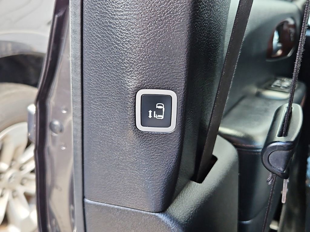 Used 2020 Chrysler Pacifica Touring-L image 30