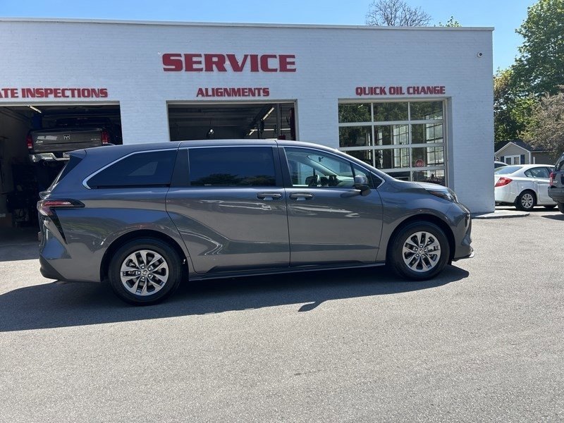 Used 2025 Toyota Sienna LE