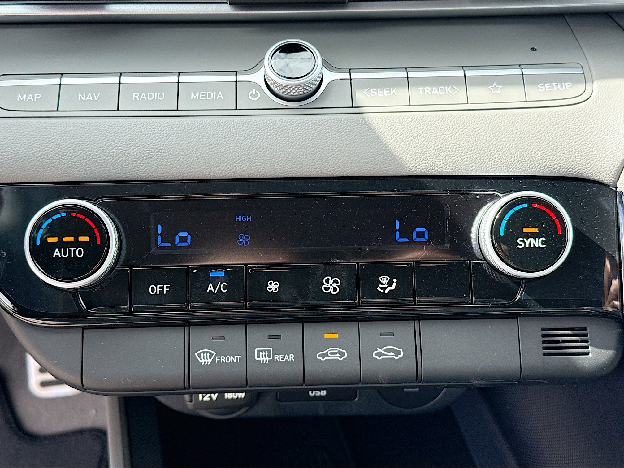 New 2026 Hyundai Elantra Sport FWD image 33