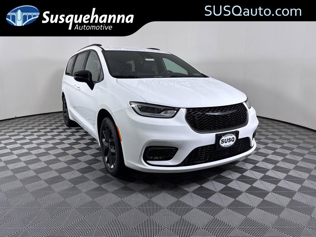 New 2026 Chrysler Pacifica Select w/ S Appearance Package