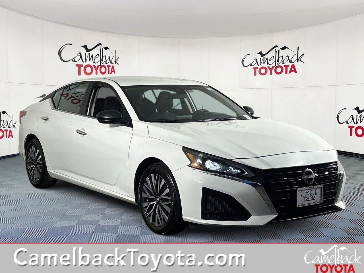 Used 2025 Nissan Altima 2.5 SV image 1