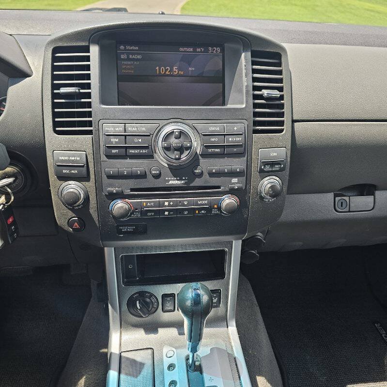Used 2008 Nissan Pathfinder SE w/ Leather Pkg AWD/4WD image 23