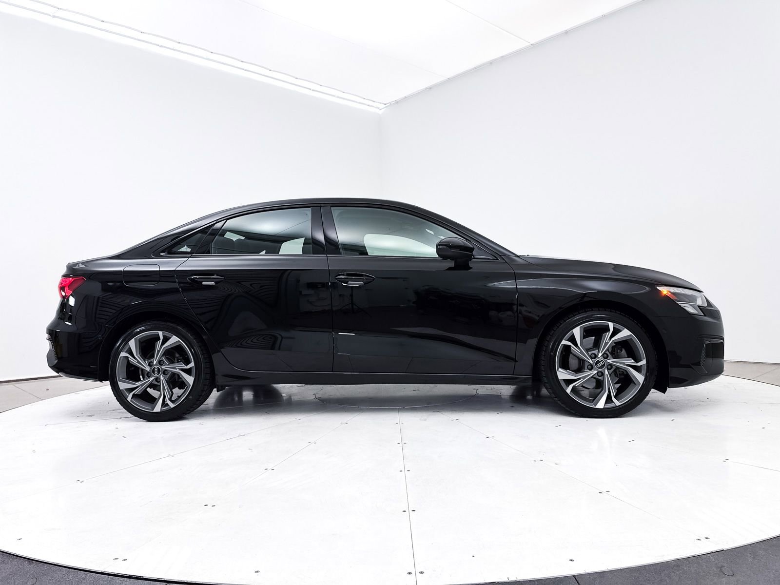 Used 2023 Audi A3 2.0T Premium Plus w/ Premium Plus Package AWD/4WD image 40