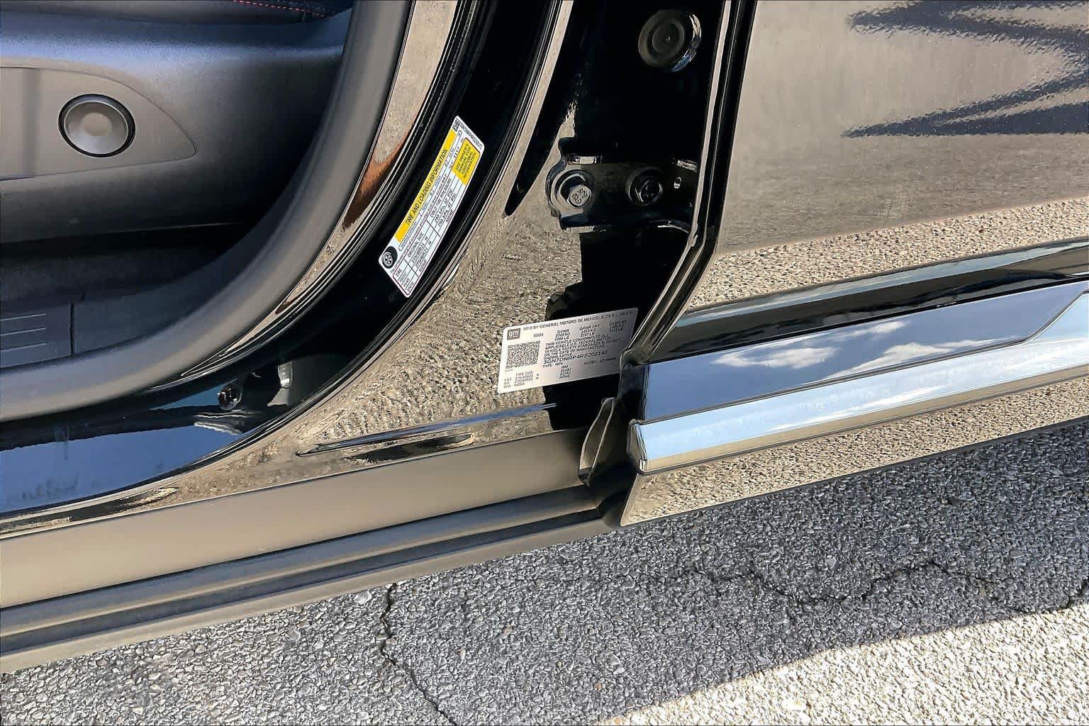 Used 2024 Chevrolet Equinox EV RS FWD image 32