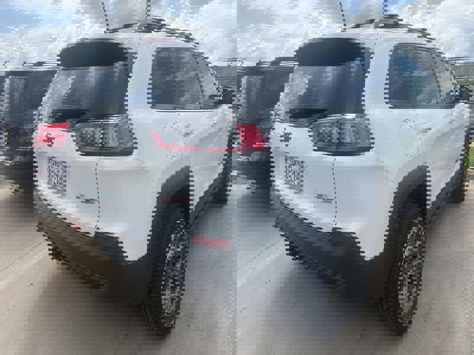 Used 2020 Jeep Cherokee Trailhawk w/ Comfort/Convenience Group image 7