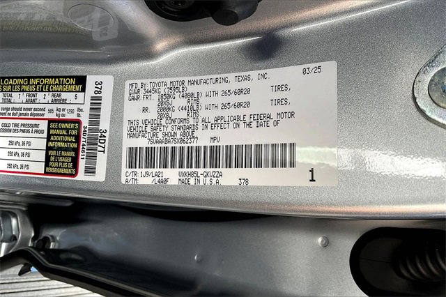 Used 2025 Toyota Sequoia Platinum image 36