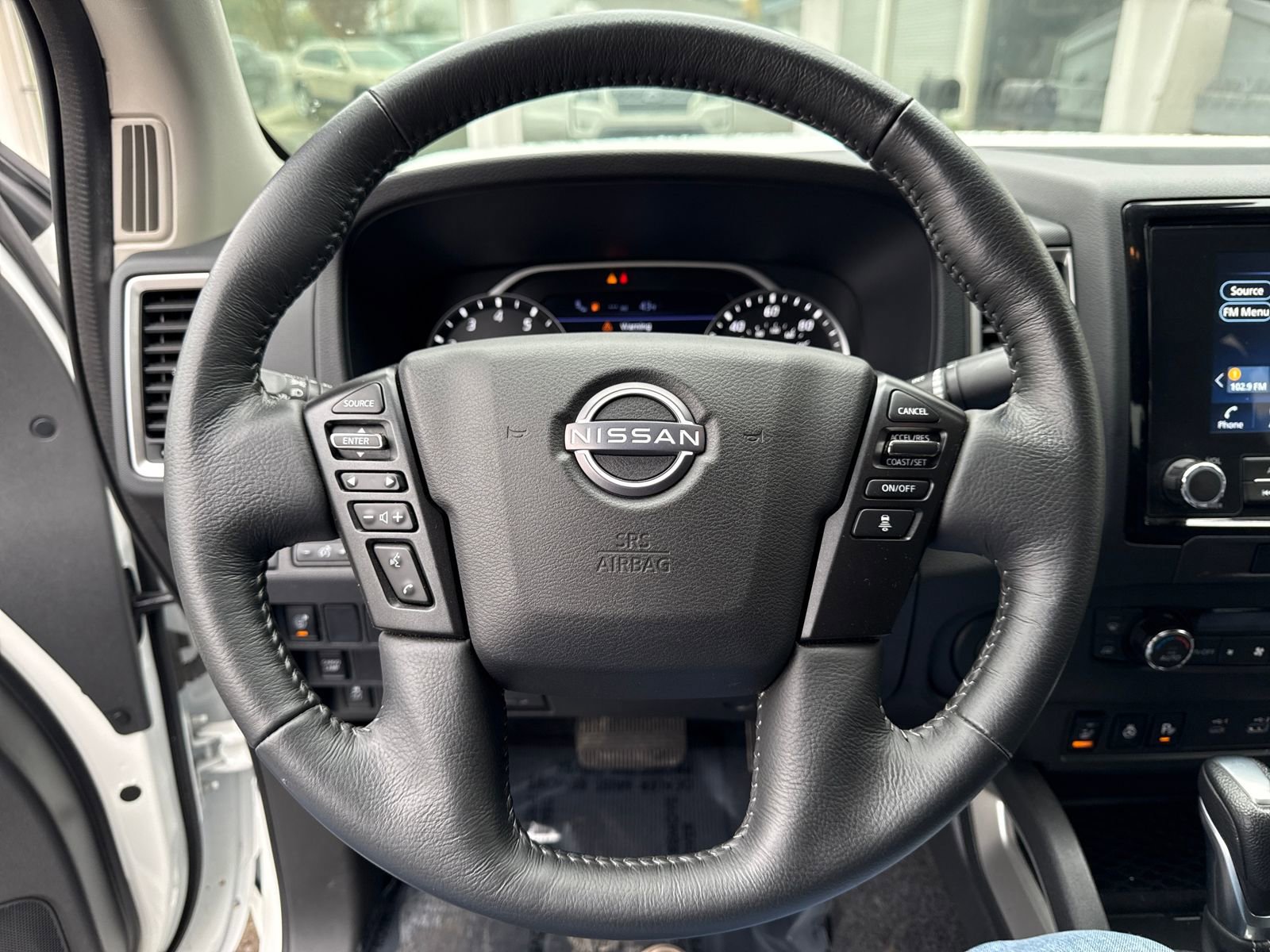 Used 2023 Nissan Frontier SV w/ SV Convenience Package image 14